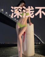 深浅不一的校服时光